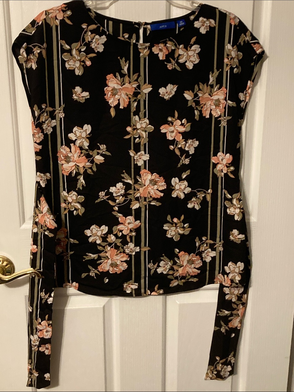 50% off bundled, Apt. 9 Black Floral Short-Sleeve Blouse with Peach Blooms